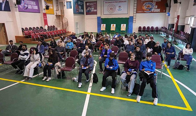 Muş'ta voleybol aday hakem kursu başladı