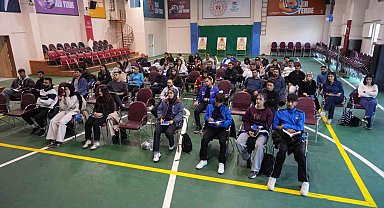 Muş'ta voleybol aday hakem kursu başladı