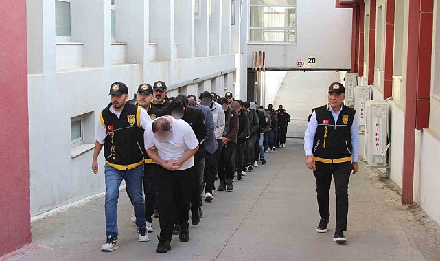 Müteahhitleri 19 milyon lira dolandıran şebeke çökertildi: 23 ilde dev operasyon
