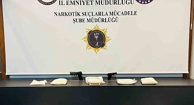 Narkotik polisi 'zula' evlerini çökertti