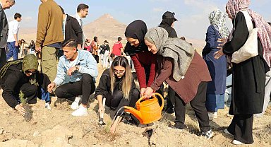 NEÜ'de Milli Ağaçlandırma Günü'nde fidanlar toprakla buluştu