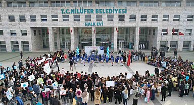 Nilüferli çocuklardan 'gelecek' için anlamlı yürüyüş