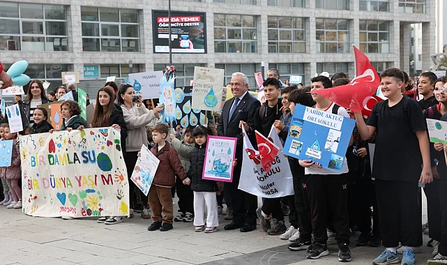 Nilüferli çocuklardan 'gelecek' için anlamlı yürüyüş