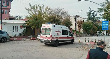 Odunpazarı'nda ambulansa demir duba engeli