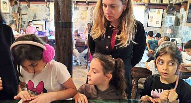 Öğrenciler kestane şekeri üretimini yerinde gözlemledi