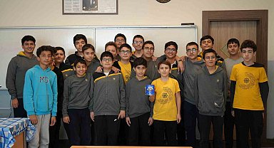 Öğrencilerden Gazze'ye anlamlı destek: Harçlıklarını bağışladılar