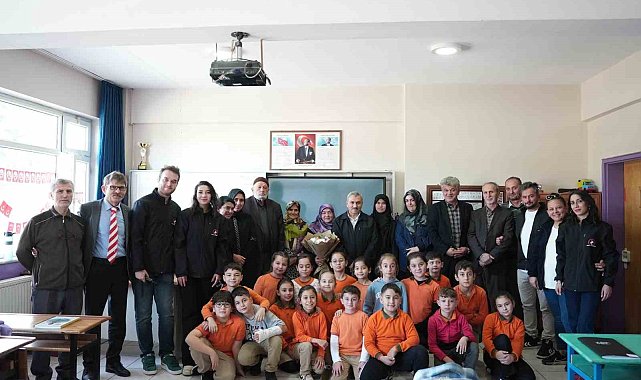 Öğretmenler Günü'nde Düzce Belediyesi'nden anlamlı kutlama