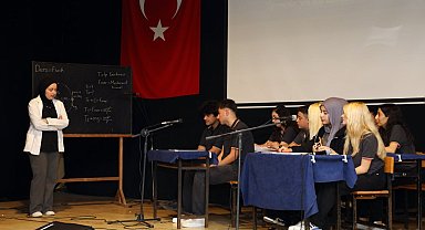 Öğretmenler gününde öğrencilerin sergilediği performanslar göz doldurdu