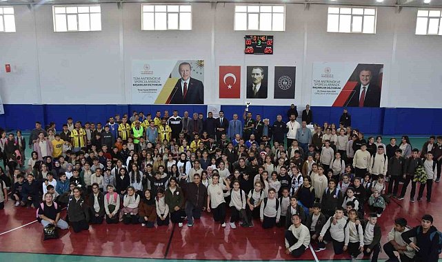 Öğretmenler hünerlerini filede sergiledi