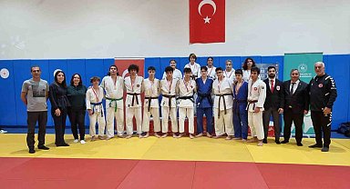 Okul sporları gençler judo il birinciliği nefesleri kesti