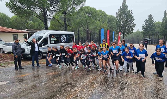 Okul sporları kros il birinciliğinde 130 sporcu ter döktü