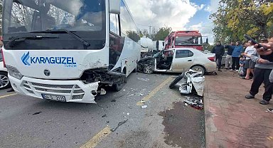 Önce yavaşlayan araca ardından karşı yönden gelen otomobile çarptı: 1 yaralı