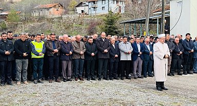 Onlarca kişinin mezar yeri taşınmıştı, gıyabi cenaze namazı kılındı