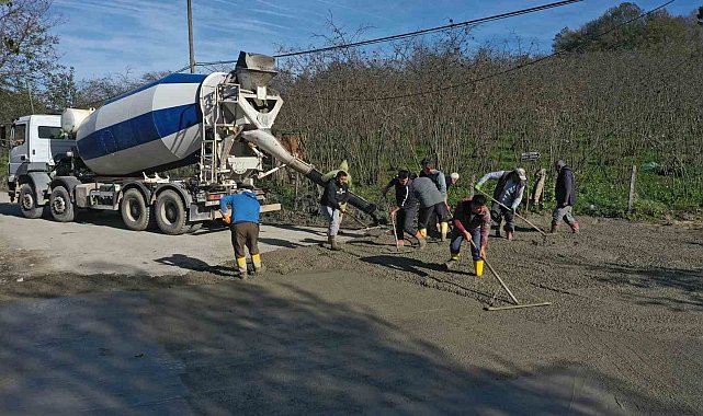 Ordu'da beton yol çalışmaları devam ediyor