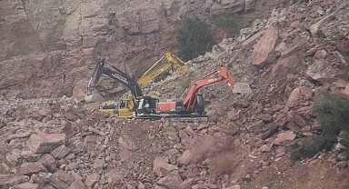 Ordu'da göçük altında kalan kamyon şoförünün cenazesine ulaşıldı