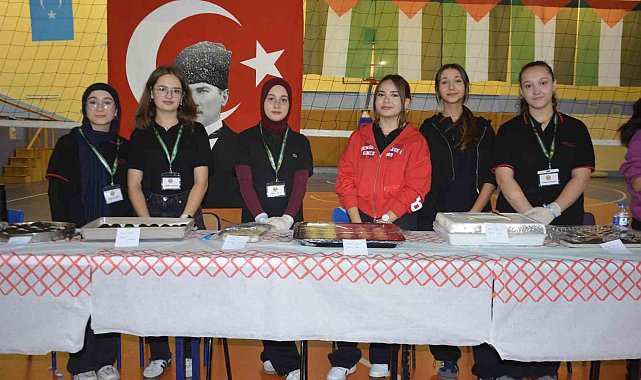 Ordu'da öğrencilerden Gazze'ye hayır çarşısı