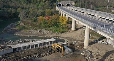 Ordu'da Akçaova Irmağı'na sel önlemi