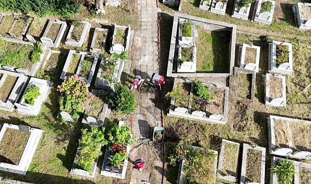 Ordu'da mezarlıkların bakımını unutmuyor