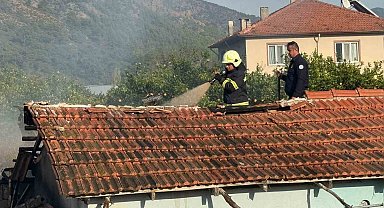 Ortaca'da ev ve ahır yangını