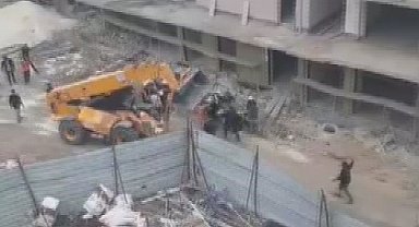 Ortalığın savaş alanına döndüğü kavga polisin havaya ateş açmasıyla son buldu