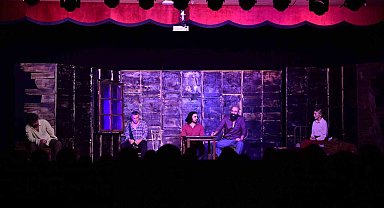 Osmangazi Belediyesi, 'Duvarların Ötesi'ni sanatseverlerle buluşturdu