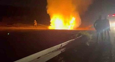 Otomobil alev topuna döndü, o anlar kamerada