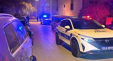 Otomobil içinde bıçaklı kavga: 3 yaralı