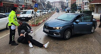 Otomobille çarpışan motosikletin sürücüsü yaralandı
