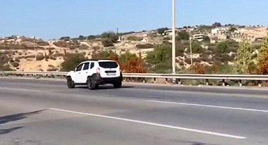 Otoyolda geri giden sürücüyü vatandaş çekti, jandarma ceza kesti