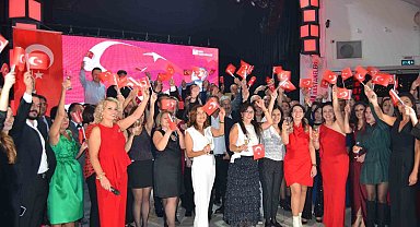 Özel Ümit Hastaneleri Cumhuriyet'in 102. yılını coşkuyla kutladı