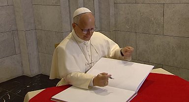 Papa 14. Leo, Yeşilköy'deki Mor Efrem Süryani Ortodoks Kilisesindeki toplantıya katıldı