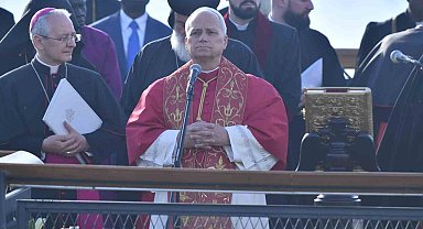 Papa'dan İznik'e tarihi ziyaret ve tarihi ayin...