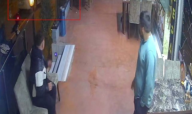 Park halindeki araca çarpıp kaçtı: Plakasını düşürüp kayıplara karıştı, o anlar kamerada