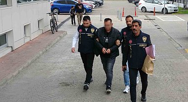 Pişkin hırsız kuyumcudan çaldığı altınlarla yakalandı: "İyi ettiniz akşam televizyona çıkar"