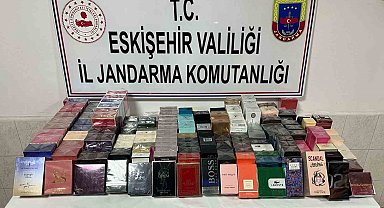 Piyasa değeri 450 bin TL olan 150 adet faturasız parfüm ele geçirildi