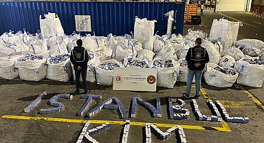Piyasa değeri 94 milyon lira olan 394 bin 117 paket kaçak sigara ele geçirildiğini açıkladı