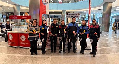 Polis kadına şiddetle mücadeleyi açtıkları stant ile anlattı