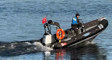 Polis ve jandarmadan Yunanistan sınır hattında zodyak botla devriye