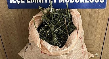 Polisin 'dur' ihtarına uymayarak kaçan 3 kişinin üzerinden uyuşturucu çıktı