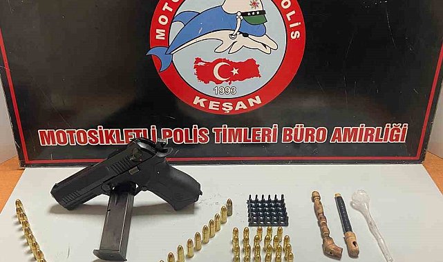 Polisin durdurduğu araçta uyuşturucu, tabanca ve mermi ele geçirildi