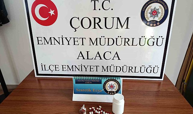Polisin durdurduğu araçtan sentetik ecza hapı çıktı: 1 gözaltı