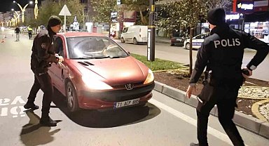 Polisten kaçmak isteyen 15 yaşındaki sürücü böyle yakalandı