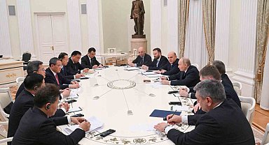 Putin, Çin Başbakanı Li ile bir araya geldi