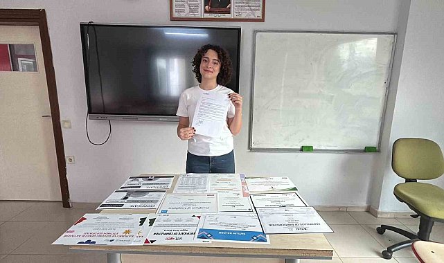 "Ders çalışırken yemek yemeyi bile unuttum" diyen Ayşe Naz, Amerikan Rice Üniversitesi'nden ve NASA'dan eğitim daveti aldı