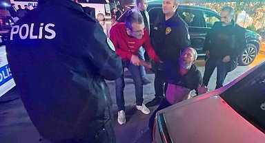 "Gözüm görmüyor neredeyim ben?" dedi, gözünü karakolda açtı