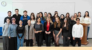 "Liderliğin temeli iletişim"