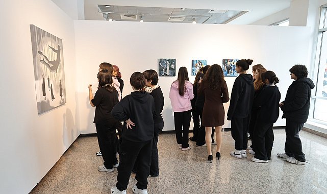 "Varlığın Arayüzü" sergisi Sefaköy Galeri Küp'te
