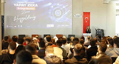 "Yükseköğretimde Yapay Zeka Entegrasyonu Zirvesi" yoğun katılımla gerçekleştirildi