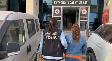 Reyhanlı'da 22 yıl hapis cezası ile aranan uyuşturucu satıcısı kadın yakalandı