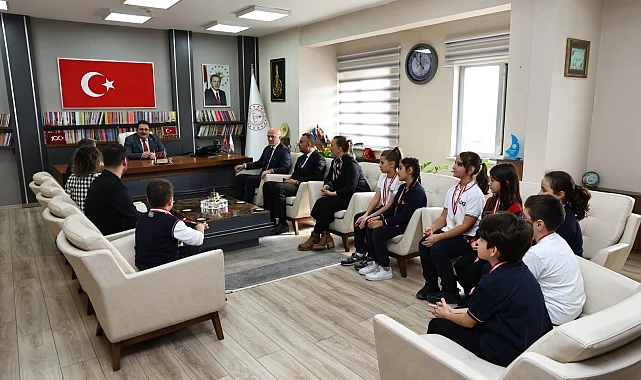 Sakarya Serdivanlı ilkokul öğrencilerinden Milli Eğitim'e ziyaret